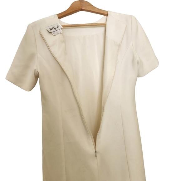 Jessica 100% polyester white short-sleeve sheath dress - Picture 3 of 13